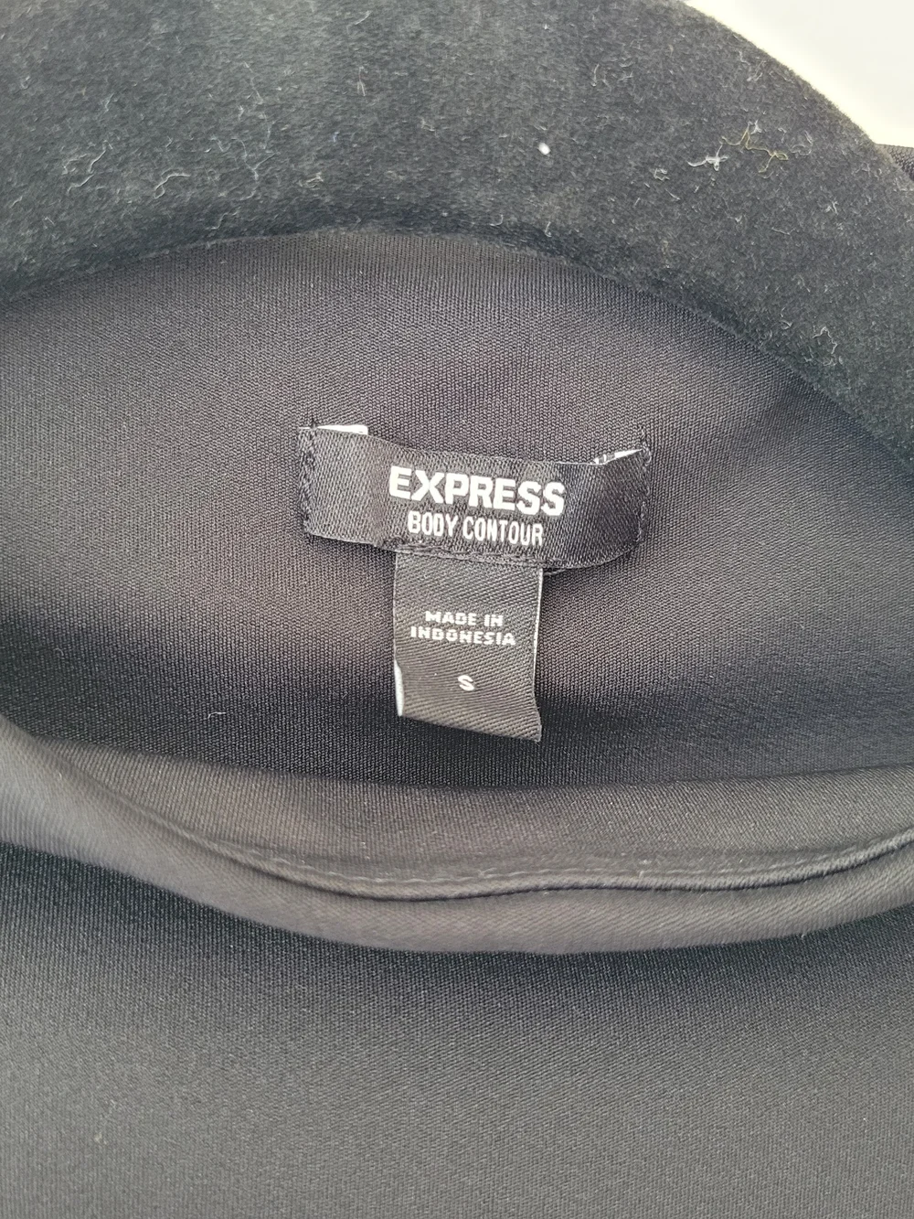 Express sleeveless mock